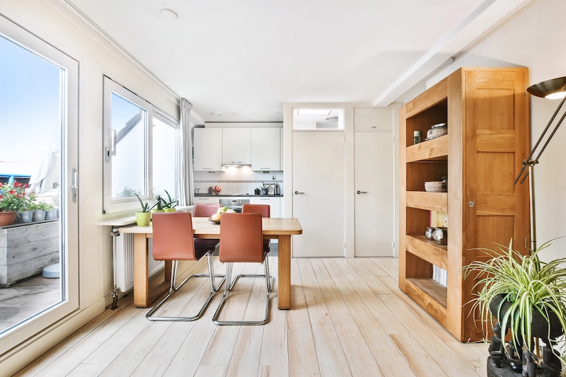 Desain Dapur Mungil Terbuka Kombinasi Warna Putih