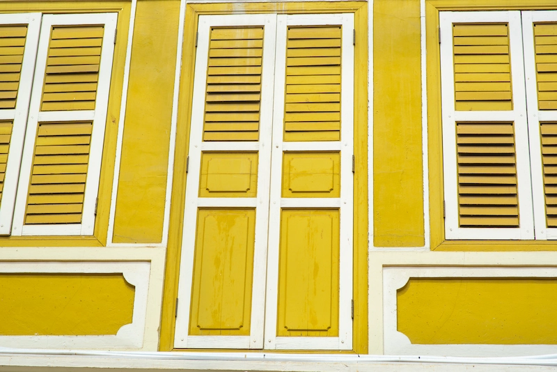 Kuning dan Putih