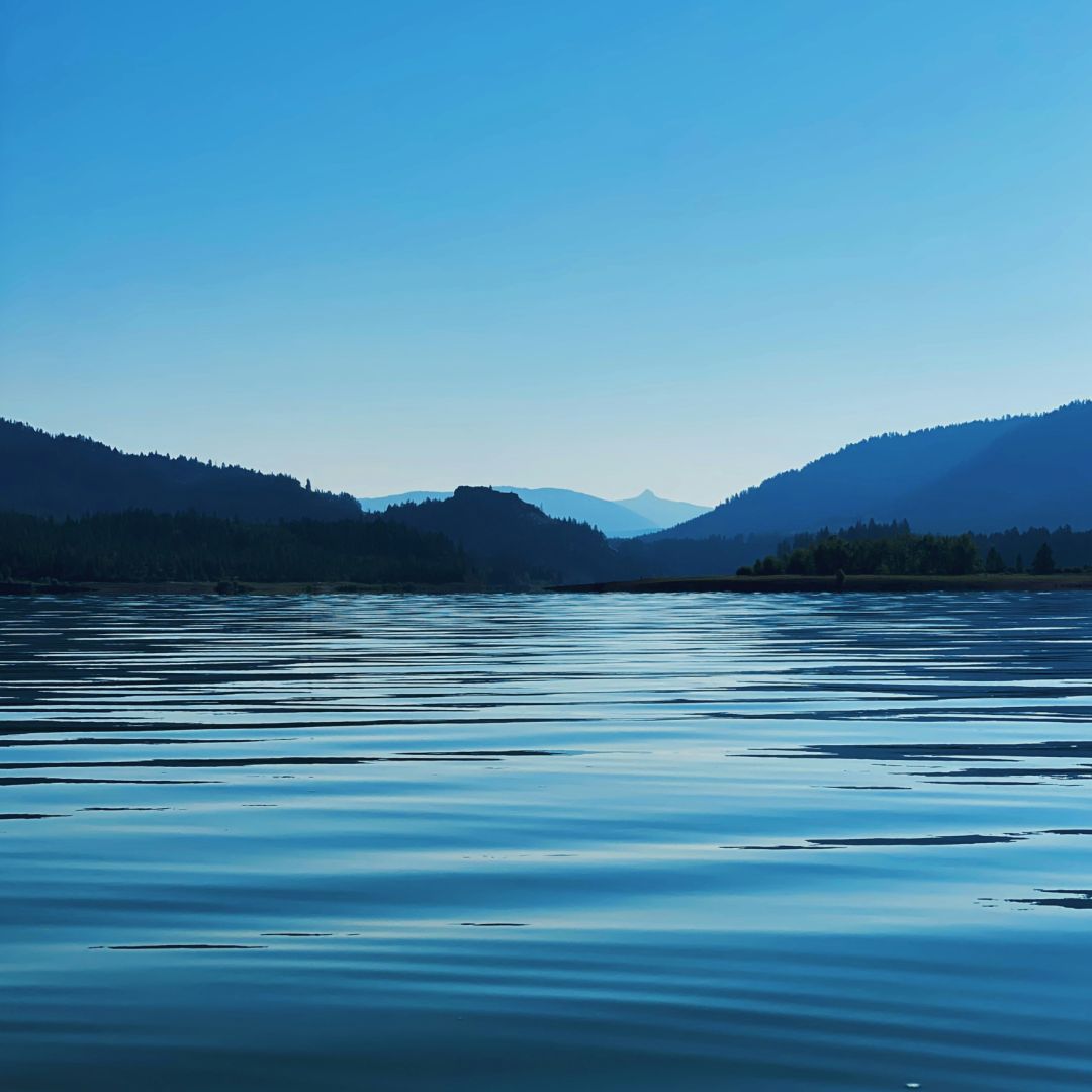 Sebuah danau dalam artikel wisata danau terdekat dari sawangan di website Ecotown.id