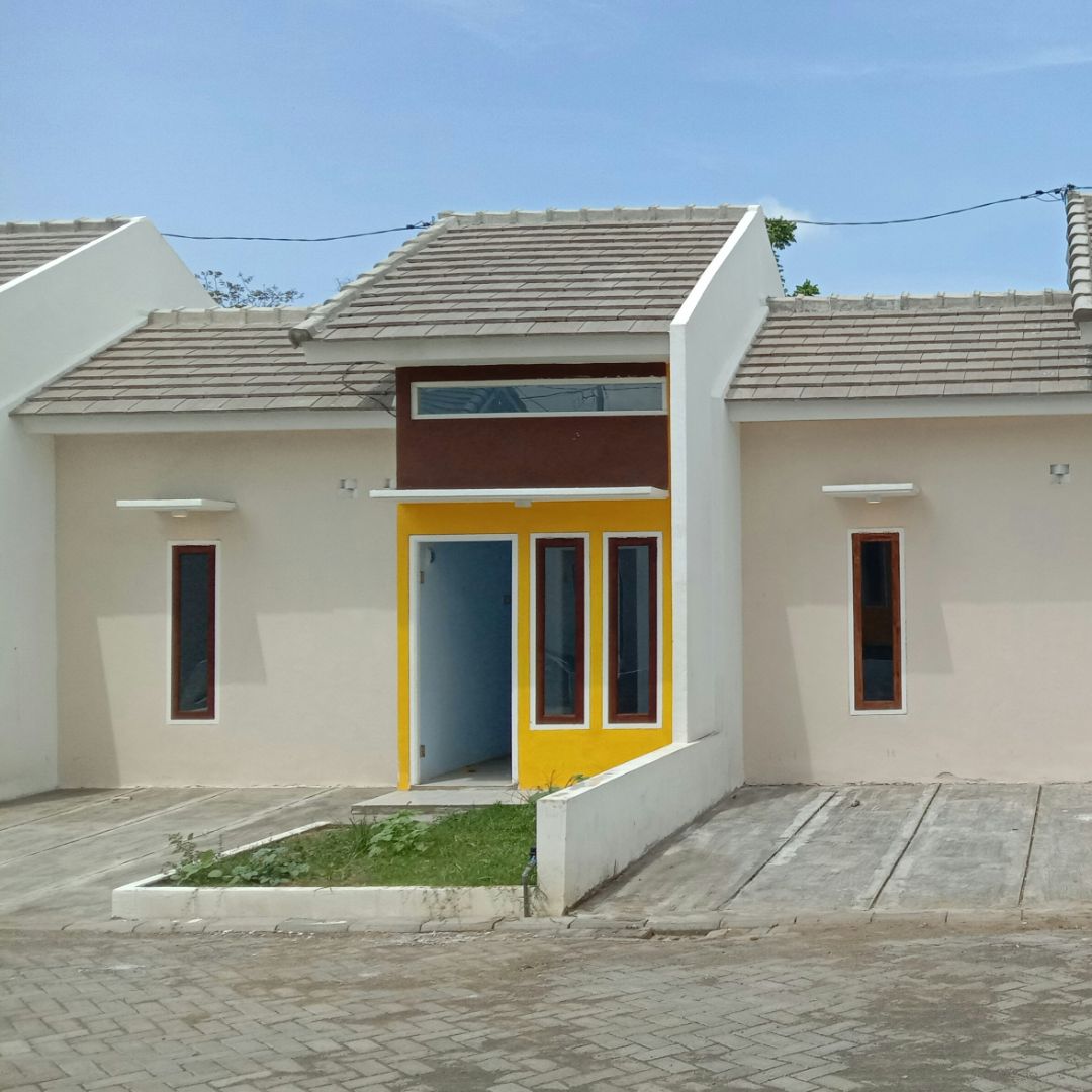 tampak depan sebuah rumah dalam artikel cashflow rumah kontrakan di website ecotown.id