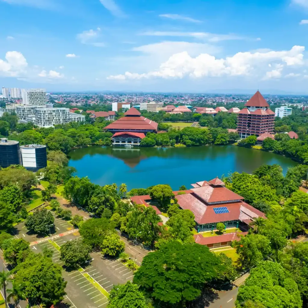 Pemandangan komplek Universitas Indonesia dari udara dalam artikel harga rumah di Depok di website ecotown.id