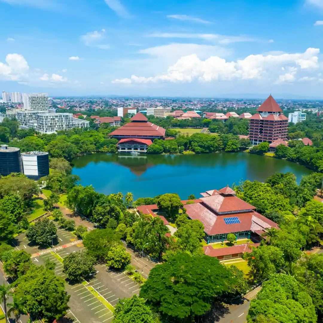 Pemandangan komplek Universitas Indonesia dari udara dalam artikel harga rumah di Depok di website ecotown.id