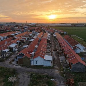 Rumah subsidi dalam artikel kelebihan dan kekurangan rumah subsidi di website ecotown.id